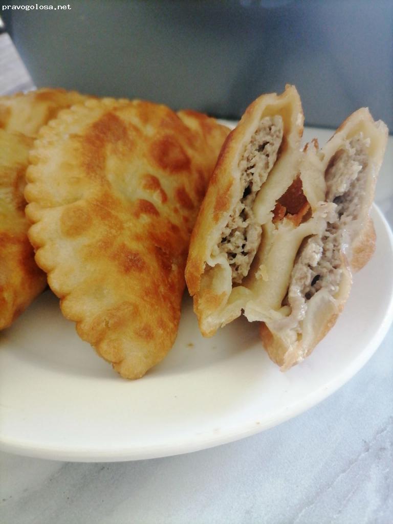 Отзыв на Горячая Штучка Чебуреки со свининой и говядиной