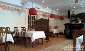 Кафе «Корчма Пузата хата (ассоциация Ост-Вест)»