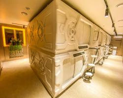 Makura Capsule Hotel